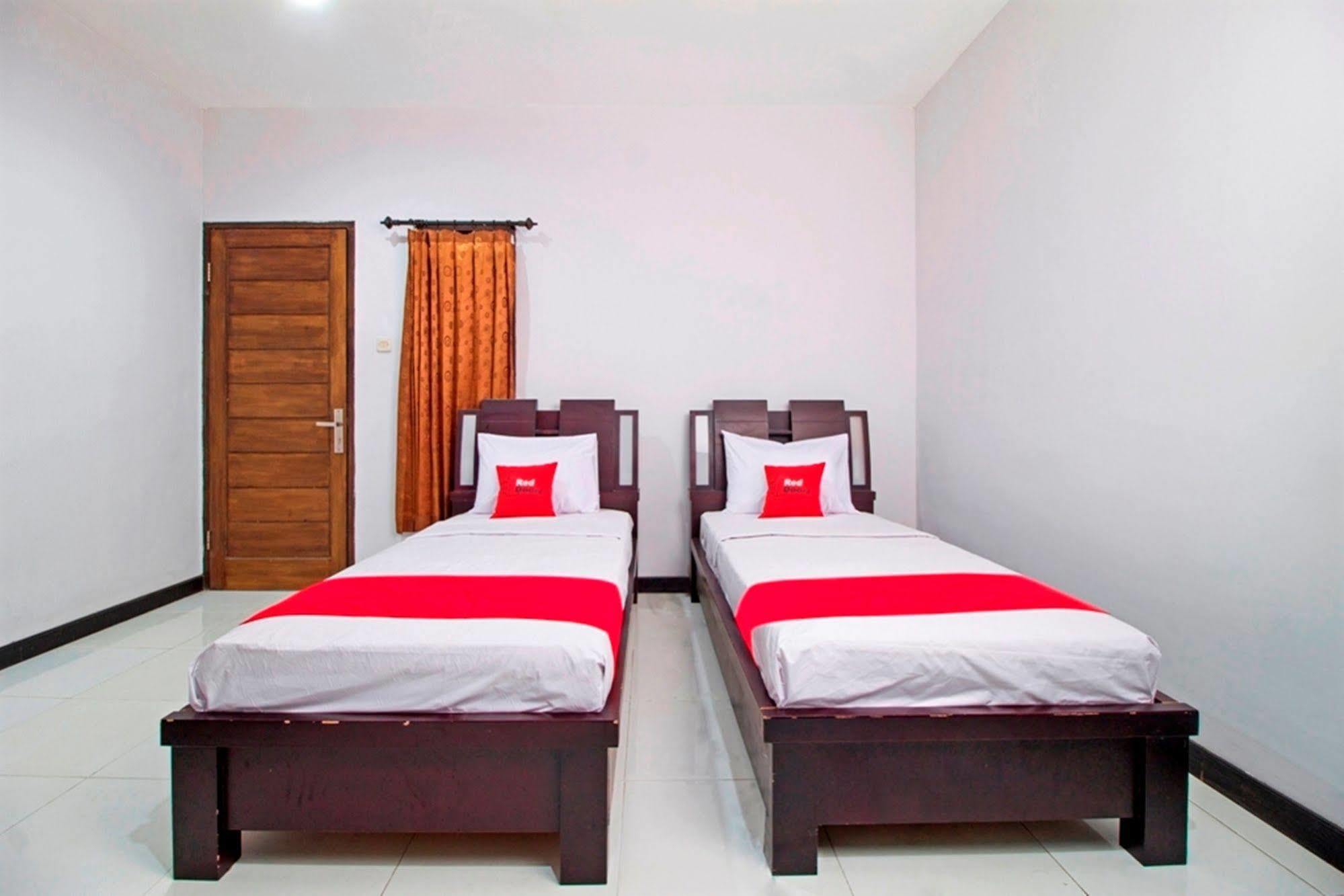 Reddoorz Near Itc Fatmawati Hotel Cilandak  Exterior photo