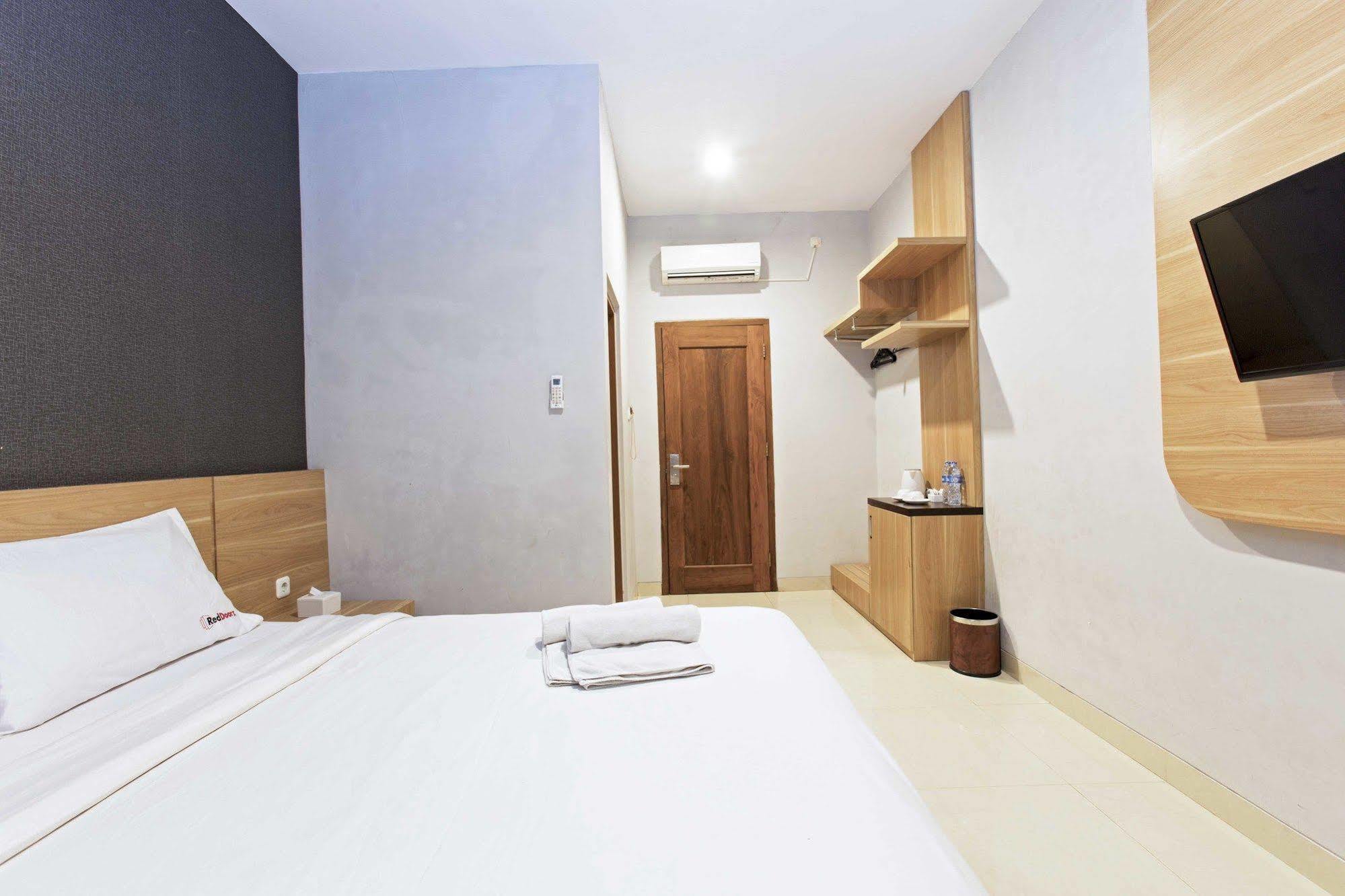 Reddoorz Near Itc Fatmawati Hotel Cilandak  Exterior photo